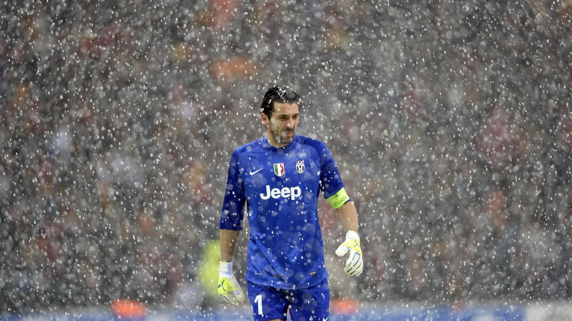 大邱球迷深夜守候迎巴萨，亚洲之行掀起狂热浪潮